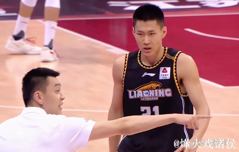 退役空档下吴昌泽冷藏,杨鸣保守轮换,辽篮内线命运悬了 退役空档下吴昌泽冷藏,杨鸣保守轮换,辽篮内线命运悬了