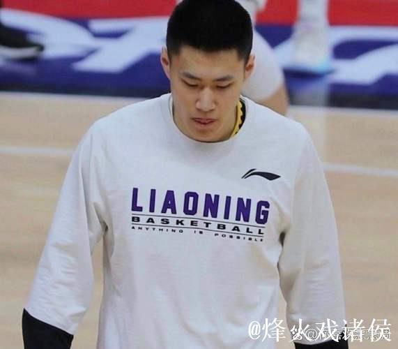 退役空档下吴昌泽冷藏,杨鸣保守轮换,辽篮内线命运悬了 退役空档下吴昌泽冷藏,杨鸣保守轮换,辽篮内线命运悬了
